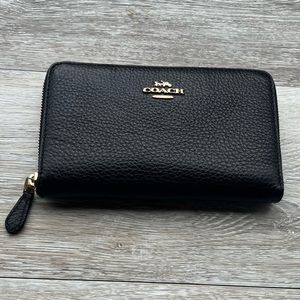 Coach medium ID zip wallet